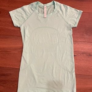 Lululemon swiftly tech top